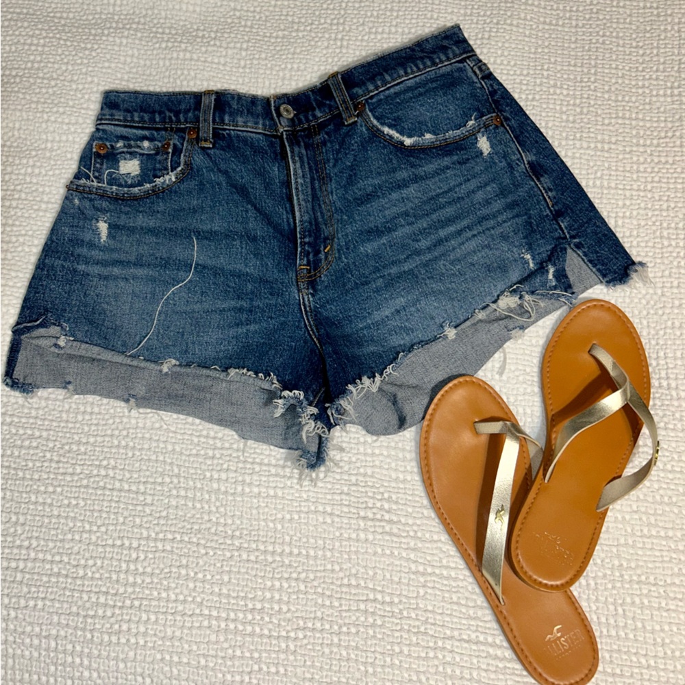 Abercrombie & Fitch Mid Rise Curve love shorts Size 30/10